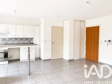 Apartment in Sainte-Foy-lès-Lyon (69110)