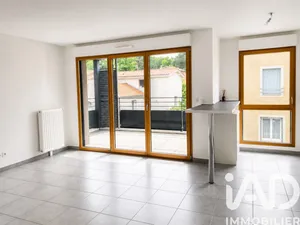 Apartment in Sainte-Foy-lès-Lyon (69110)