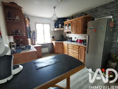 Traditional house in Saint-Michel-de-Chavaignes (72440)