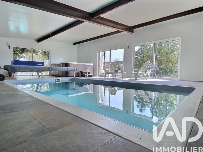 Maison 9 pièces 230 m² · à Carpentras · 230 m² · 388 500 €