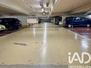 Parking in Paris (75013)