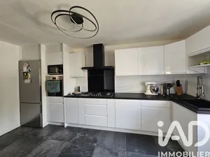 Townhouse in Saint-Yorre (03270)