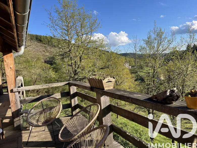 Maison 10 pièces 200 m² · à Singles · 200 m² · 595 000 €
