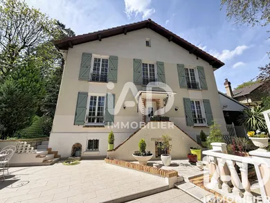 Maison à Marly-le-Roi (78160)