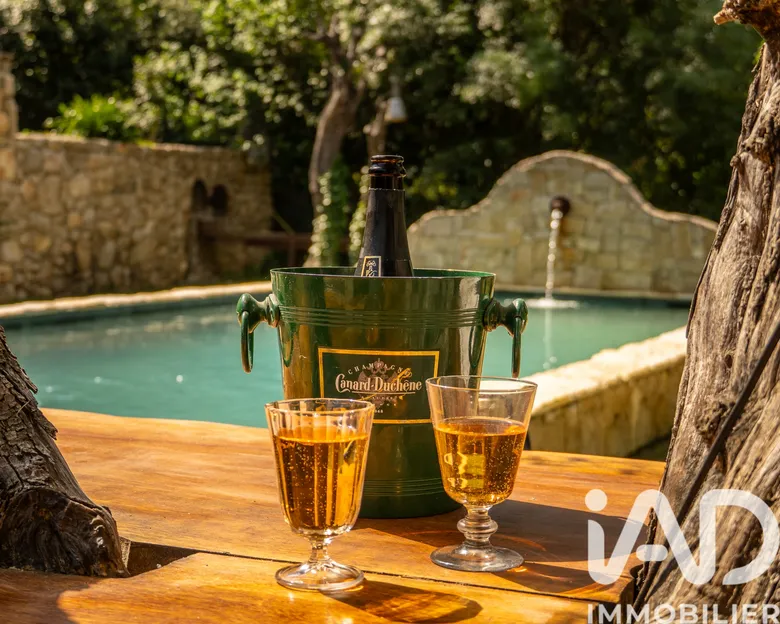 Maison 10 pièces 230 m² · à Grasse · 230 m² · 1 555 000 €
