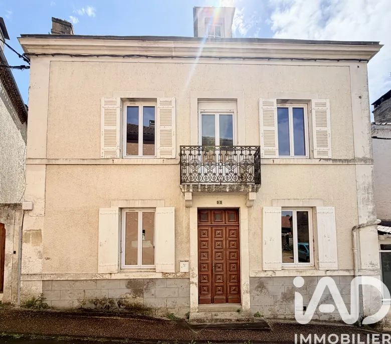 Maison 5 pièces 200 m² · à Négrondes · 200 m² · 94 000 €
