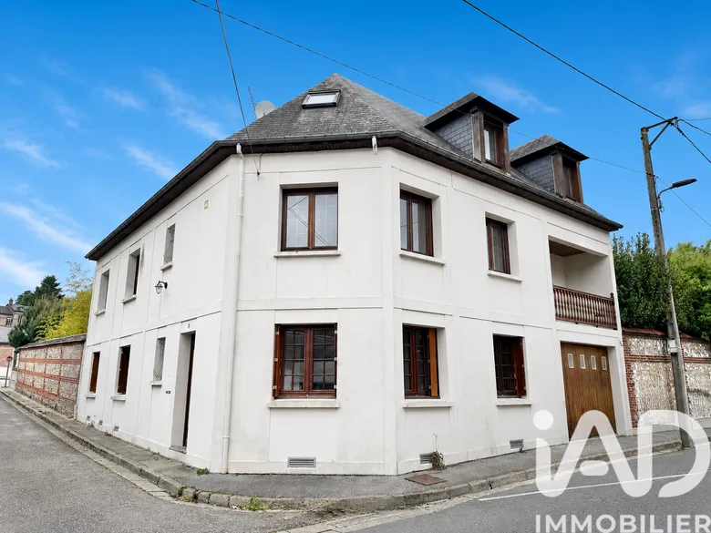 Vente maison à Lillebonne (76170) : maison de ville 8 pièces 195 m² — 4