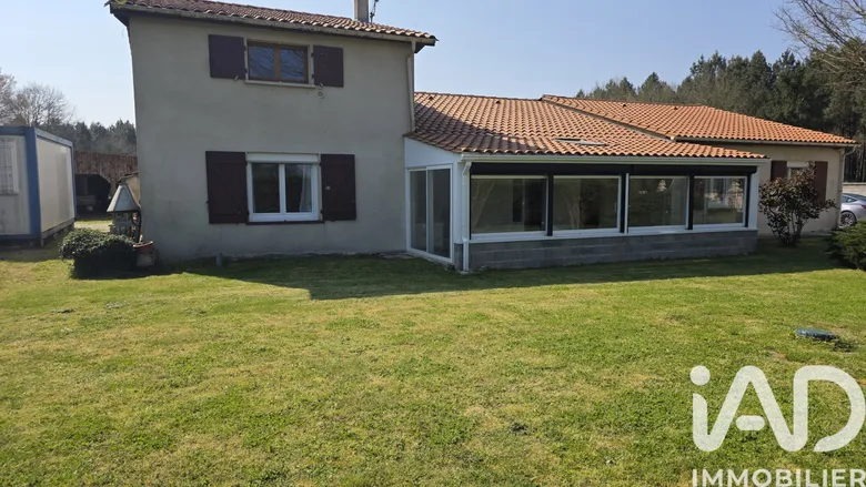 Maison 10 pièces 226 m² · à Clérac · 226 m² · 299 000 €