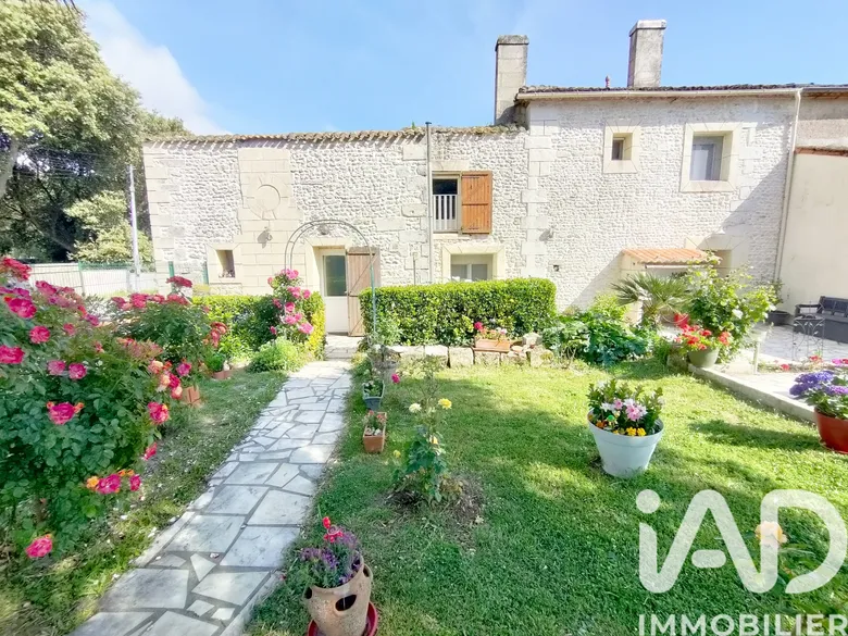 Maison 4 pièces 108 m² · à Chenac-Saint-Seurin-d'Uzet · 108 m² · 220 000 €