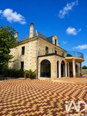 Château à Cavignac (33620)