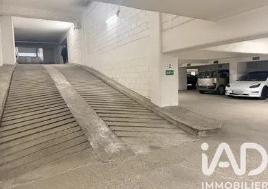 Parking à Paris (75011)