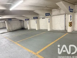 Parking à Paris (75009)