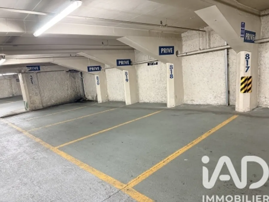 Parking à Paris (75009) photo 3