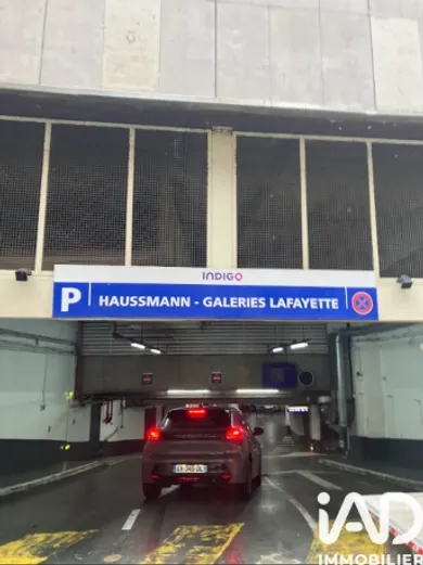 Parking à Paris (75009)