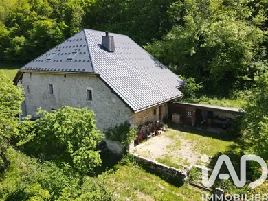 Domain in Chézery-Forens (01410)