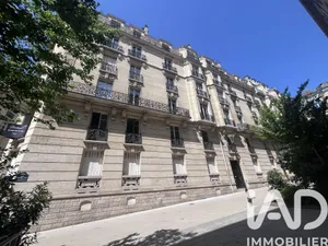 Apartment in Paris (75016)
