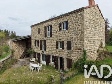 Farm in Usson-en-Forez (42550)