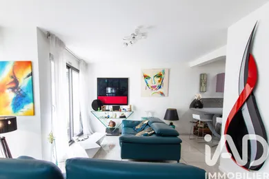 Architectural house in La Garenne-Colombes (92250)