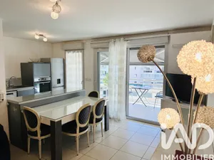 Apartment in Antibes (06160)