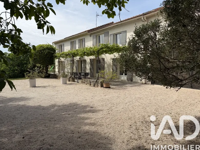 Maison 16 pièces 335 m² · à Pernes-les-Fontaines · 335 m² · 1 080 000 €