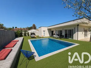 Architectural house in Montussan (33450)
