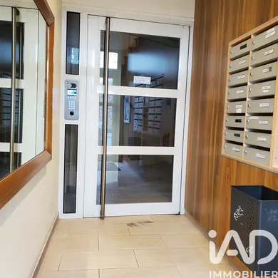 Apartment in Montrouge (92120)