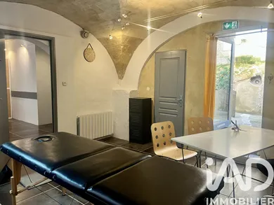 Commercial in Uzès (30700)
