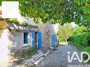 Village house in Le Vanneau-Irleau (79270)