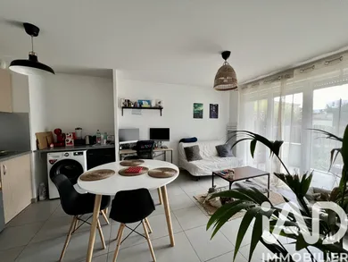 Apartment in Villenave-d'Ornon (33140)