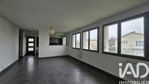 Maison de ville à Ruffec (16700)