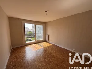 Apartment in Les Lilas (93260)