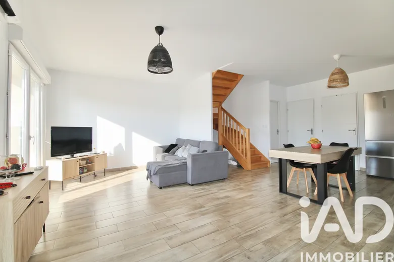 Maison 4 pièces 93 m² · à La Bouilladisse · 93 m² · 379 000 €