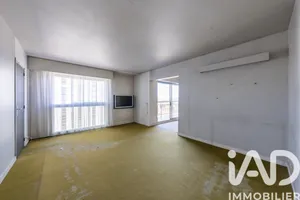 Apartment in Chevilly-Larue (94550)