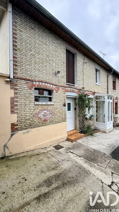 Village house in Longwé (08400)