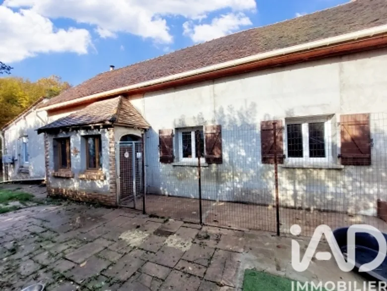 Maison 4 pièces 134 m² · à Cerisiers · 134 m² · 165 000 €