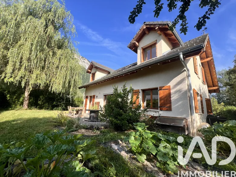 Maison 6 pièces 197 m² · à Le Bourg-d'Oisans · 197 m² · 550 000 €