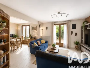 Maison à Magny-les-Hameaux (78114)