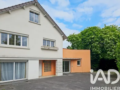 House in Brie-Comte-Robert (77170)