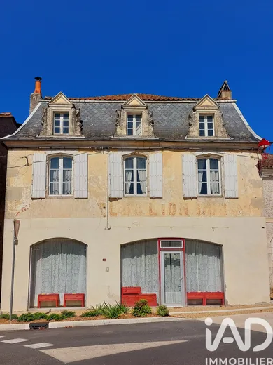 Maison de village à Saint-Méard-de-Gurçon à Saint-Méard-de-Gurçon