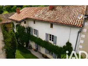 Maison de ville à Saint-Romain (86250)