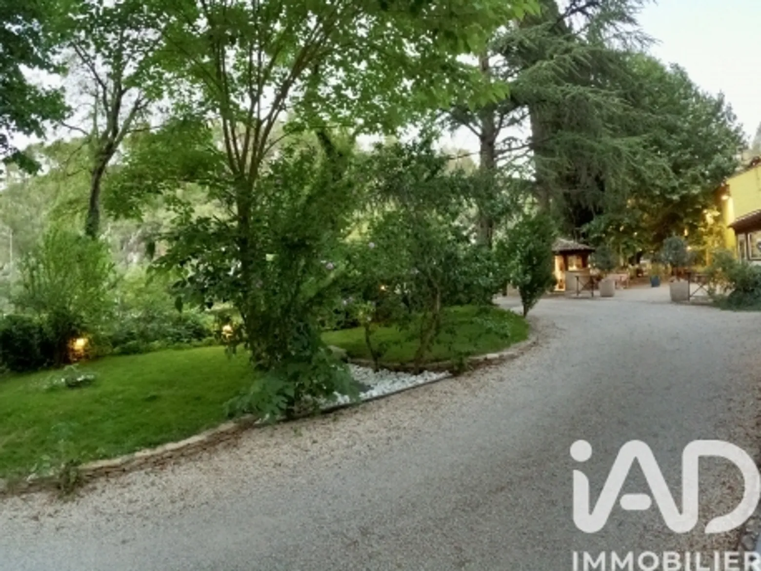 Vente maison à SAINT-ZACHARIE (83640) : domaine 14 pièces 650 m² - 2017921 — 2