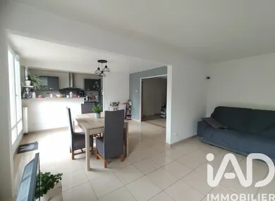 Appartement à Roissy-en-Brie (77680)