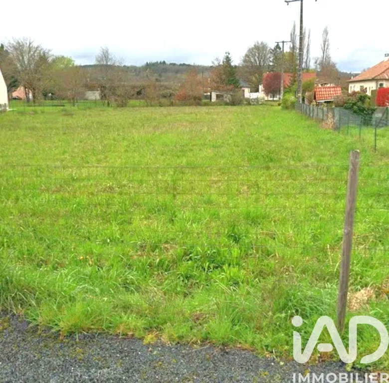 Terrain 850 m² · à Mansac · 850 m² · 33 800 €