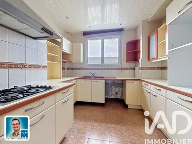Apartment in Dreux (28100)
