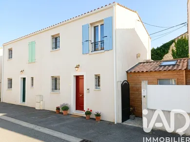 Maison à Meyrargues (13650)