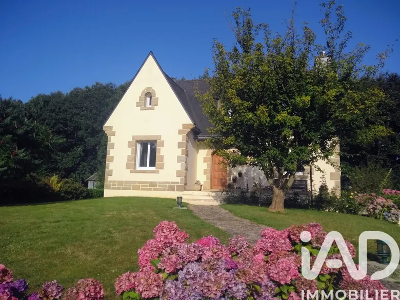 Maison 5 pièces 136 m² · à Éréac · 136 m² · 230 000 €