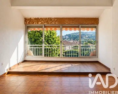 Apartment in Pégomas (06580)