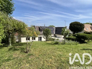 House in Thiverval-Grignon (78850)