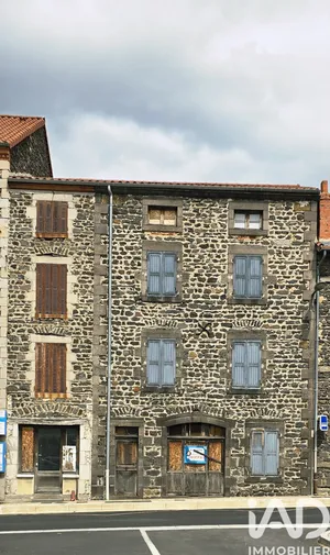 Building in Saint-Georges-d'Aurac (43230)
