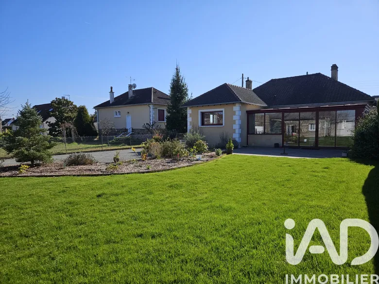 Maison 6 pièces 146 m² · à Vaas · 146 m² · 167 000 €
